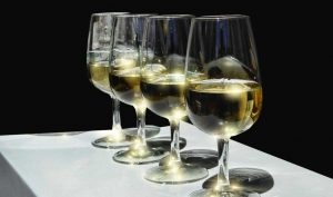 ¿Por qué incluir vino en tu dieta?, algunas posiciones de especialistas